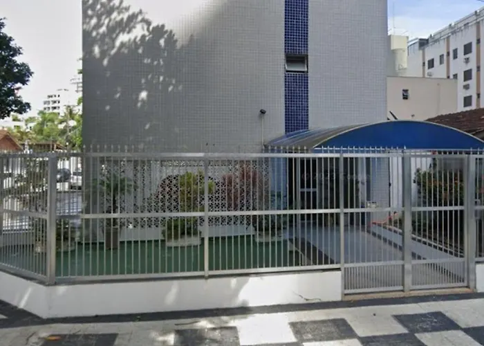 Apartamento amplo uma quadra da praia das Astúrias - Guarujá!